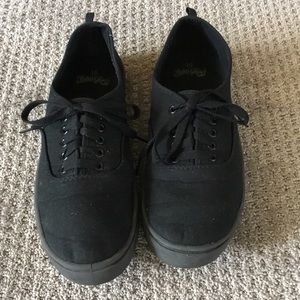 Black canvas sneakers men’s size 10